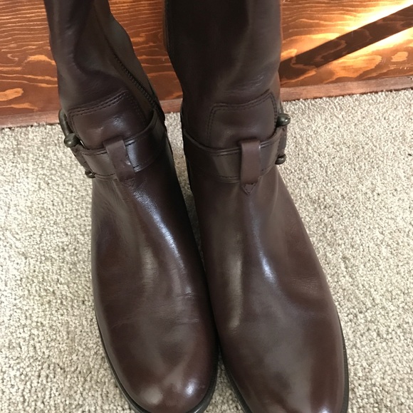 Women’s Size 8.5 Coach boots - Picture 2 of 6